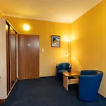 Tuenderpart Vendeghaz Гостевой дом Эгер