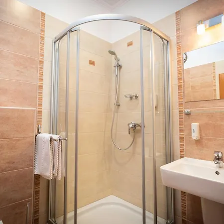 Tuenderpart Vendeghaz Pensjonat