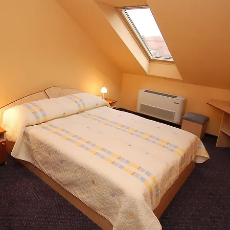 Guest house Tunderpart Vendeghaz