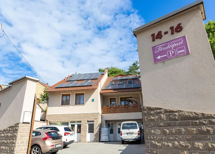 Tunderpart Vendeghaz Eger