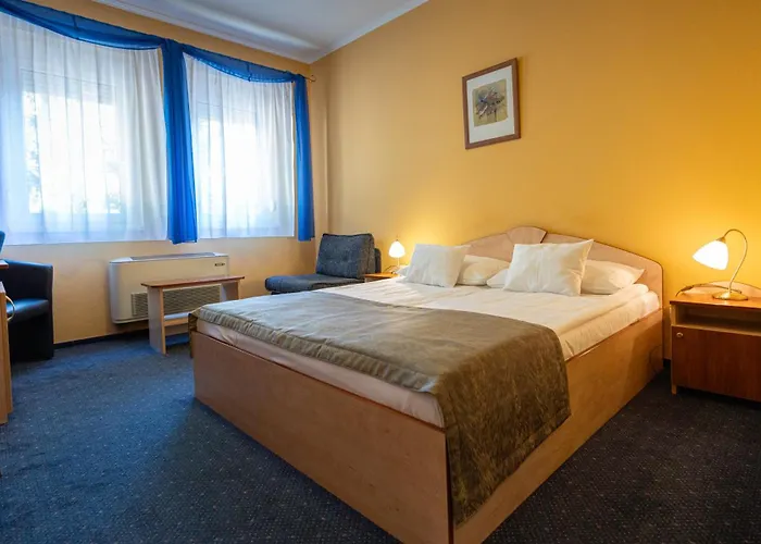 Tunderpart Vendeghaz Guest house 3*